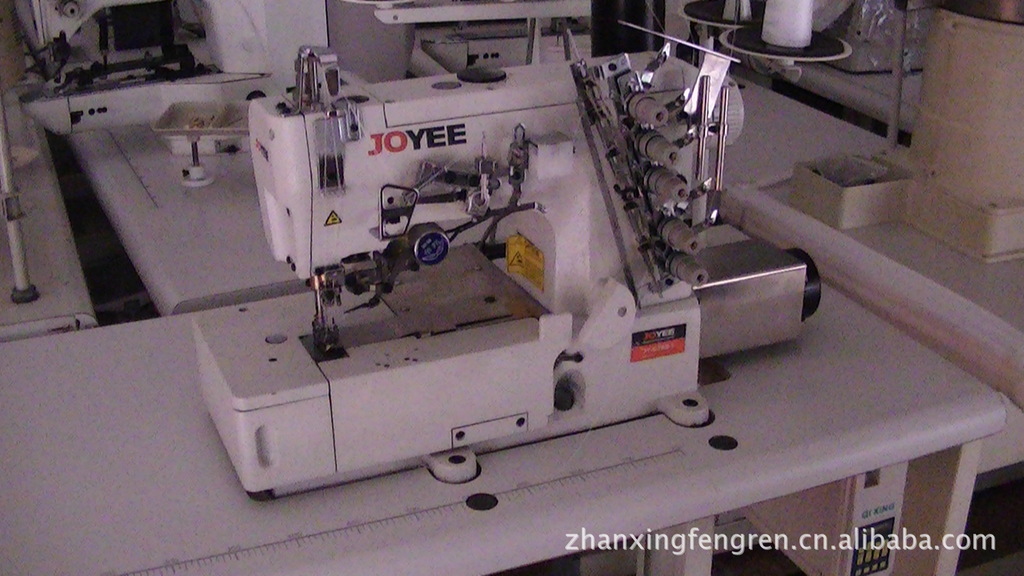 该机器人仅完成模板机上下模板环节中的替人化动作