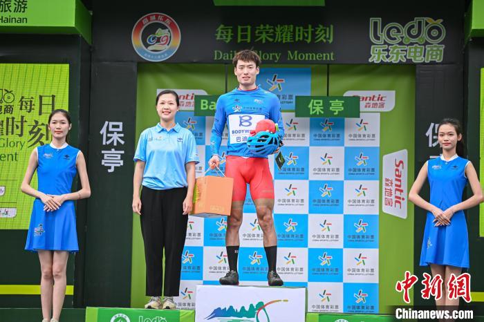 以色列车手塞巴斯提安雨战夺赛段冠军 环海南岛