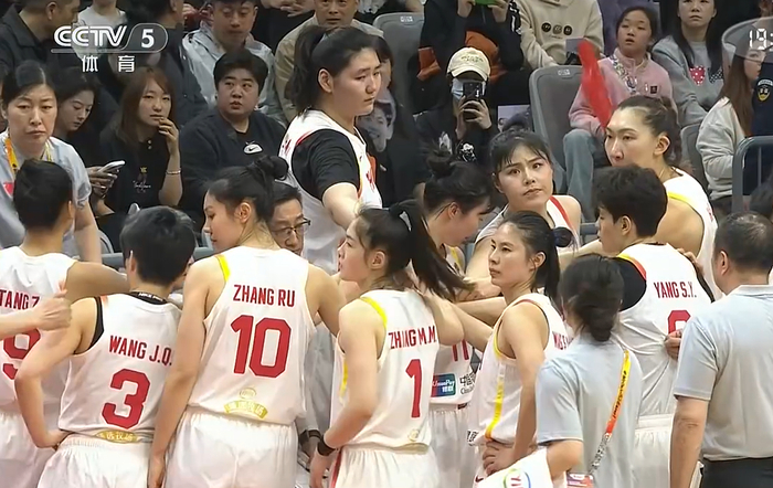 中国女篮武汉赛区三战两胜晋级形势明朗