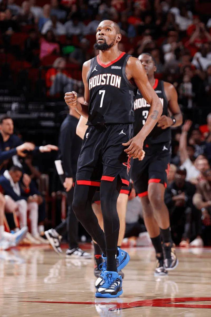 杜兰特FMVP成就引争议 传奇生涯定义成功标准