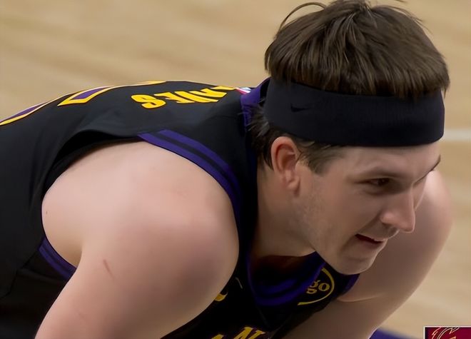 湖人狂胜骑士东契奇42+12+12统治全场