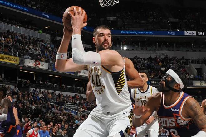 祖巴茨首秀登场 太阳力克步行者终结11连败