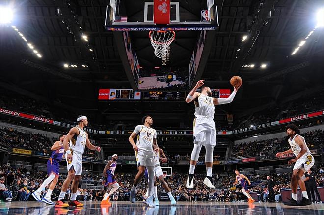 祖巴茨首秀登场 太阳力克步行者终结11连败