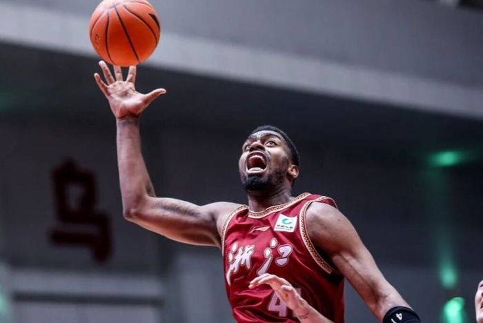 赵继伟生涯抢断突破909次 浙江力克辽宁挺进前四