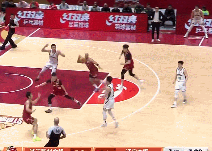 赵继伟生涯抢断突破909次 浙江力克辽宁挺进前四