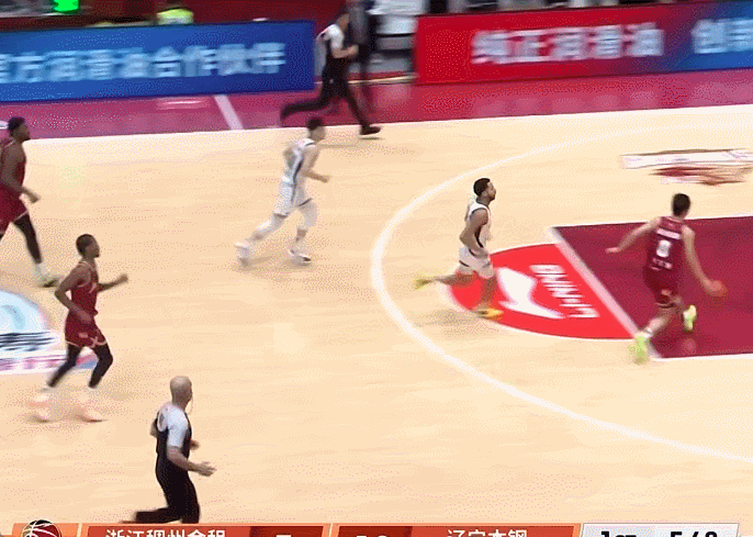 赵继伟生涯抢断突破909次 浙江力克辽宁挺进前四