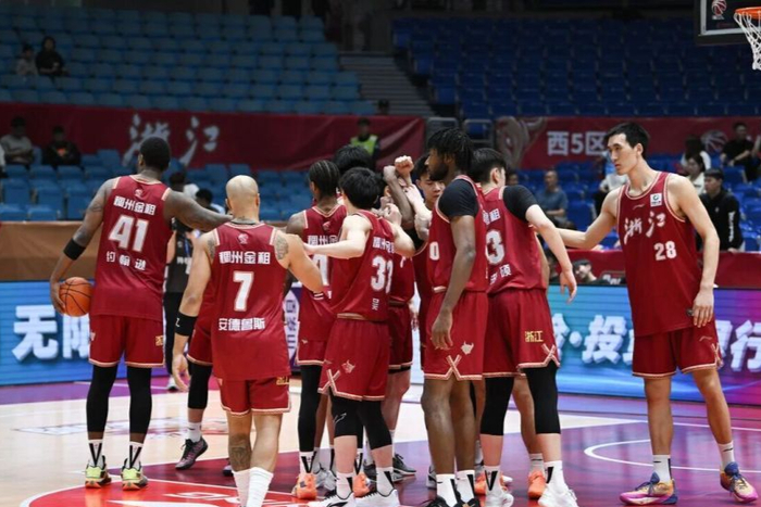 赵继伟生涯抢断突破909次 浙江力克辽宁挺进前四