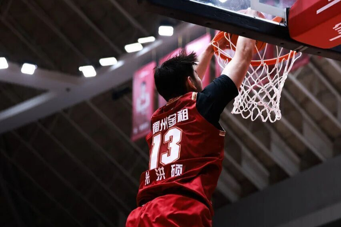 赵继伟生涯抢断突破909次 浙江力克辽宁挺进前四