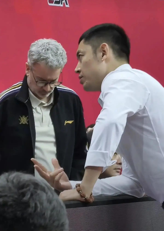 京城德比第32次对决：积分榜生死战与教练组压力