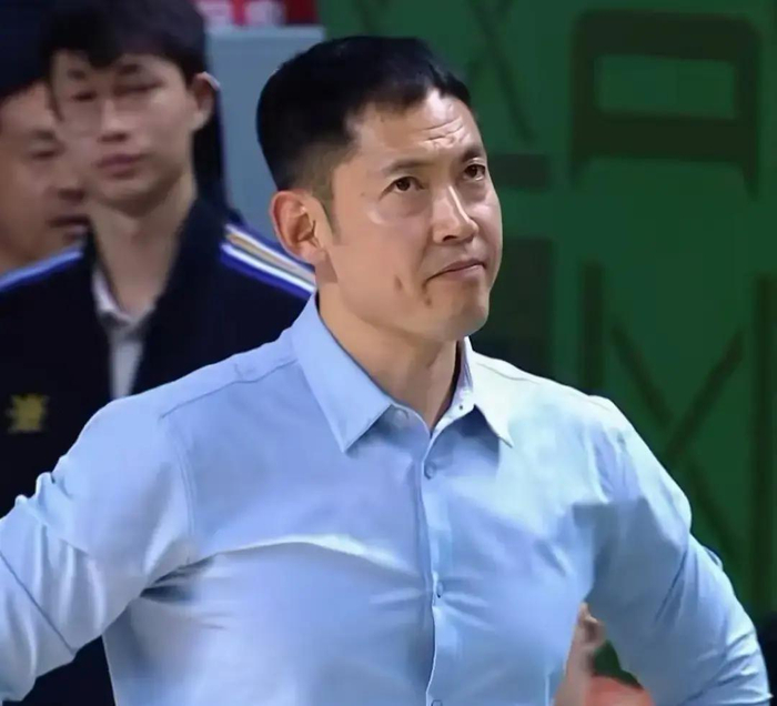 京城德比第32次对决：积分榜生死战与教练组压力